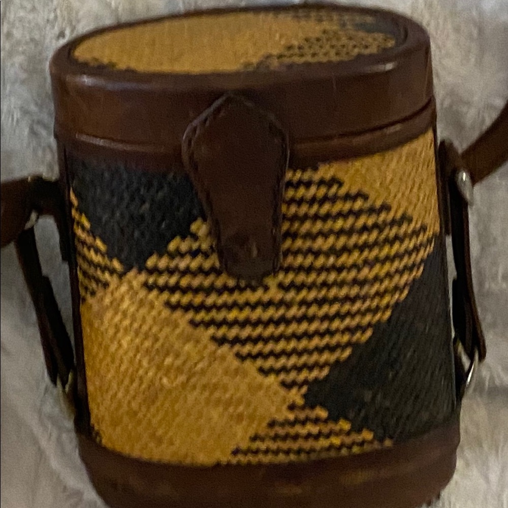Wicker and leather barrel bag